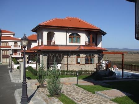 Дом в Болгарии на море в коттеджном поселке недоле