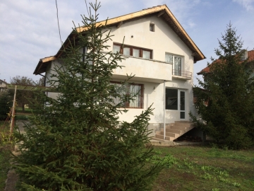 Двухэтажный дом для круглогодичного проживания около моря. Сельская недвижимость на продажу в Созополе.