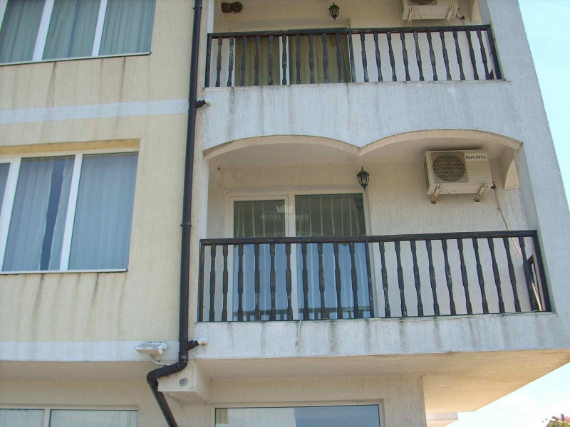 Дешевая трехкомнатная квартира в Болгарии для круг