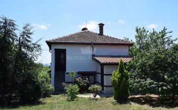 Купить новый дом в деревне Болгарии. Сельская недвижимость для пенсионеров недалеко от моря.
