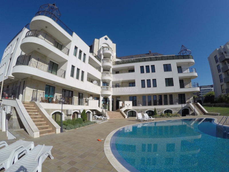 Большая трехкомнатная квартира в Болгарии на берег