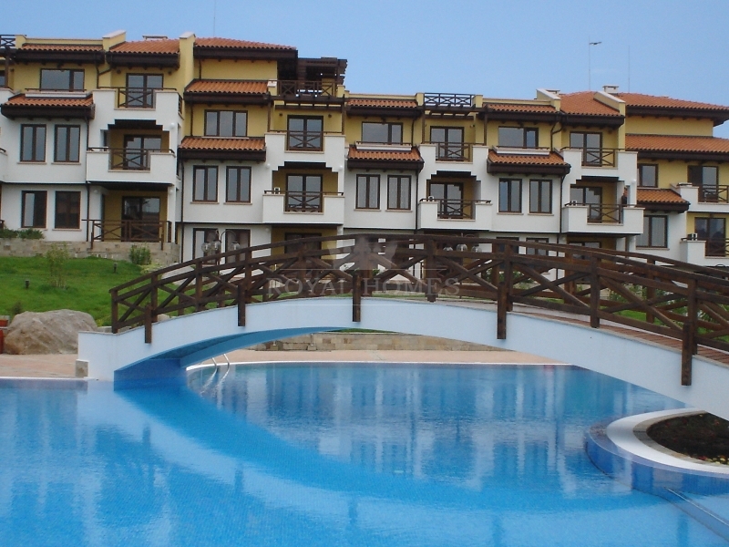 Трехкомнатная квартира в Болгарии с видом на море 