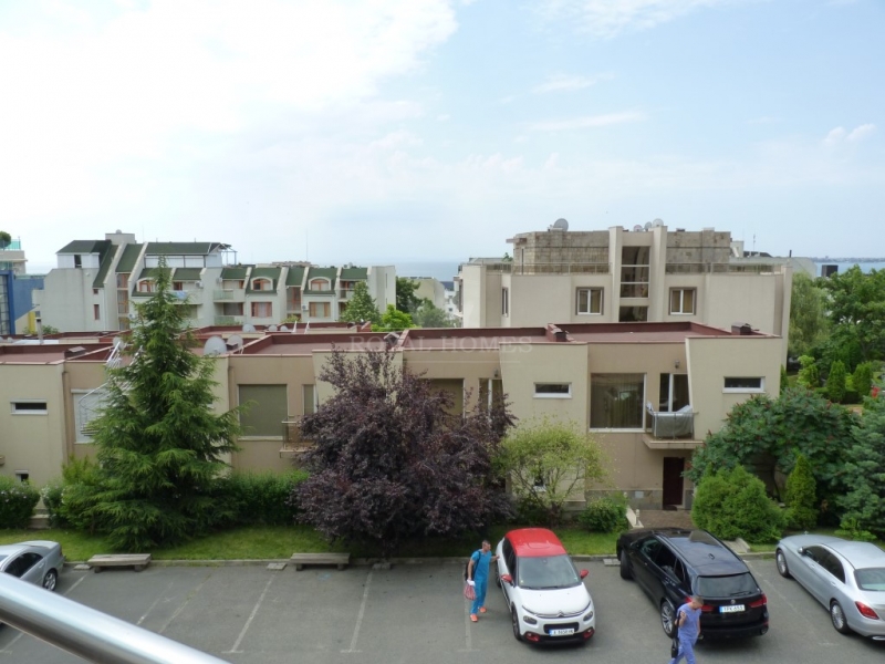 Купить трехкомнатную квартиру в Болгарии с видом н