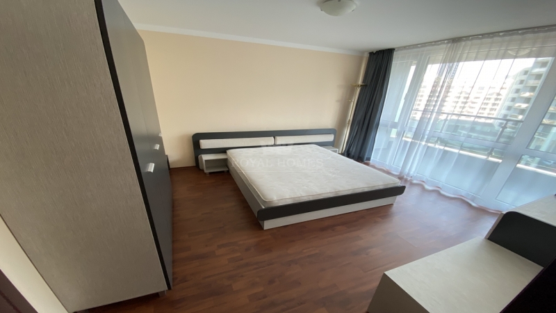Продается трехкомнатная квартира в Болгарии в 100 