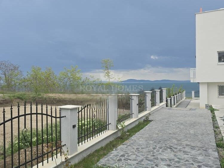 Двухкомнатные вартиры в Поморие на первой линии – 