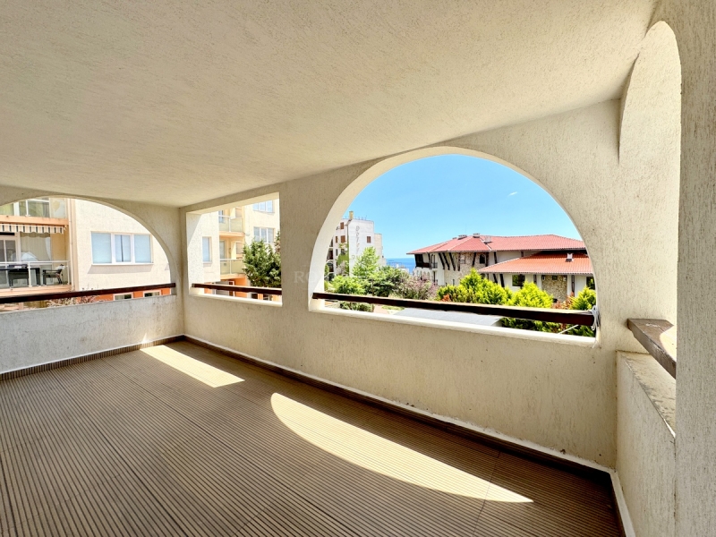 Болгария, Святой Влас – трёхкомнатная квартира с п