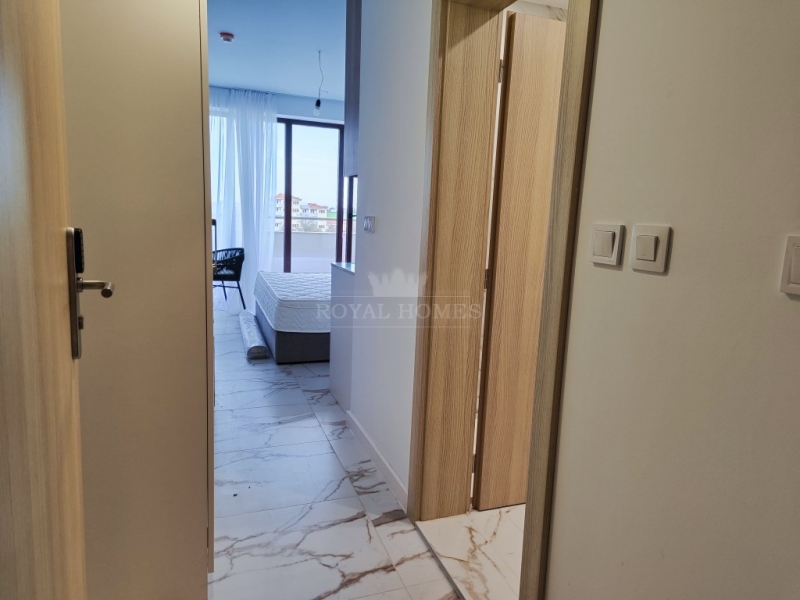 Однакомнатные квартиры на первой линии моря в Ахел