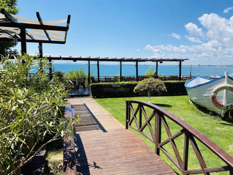 Квартира с 2 спальнями на первой линии с видом на 