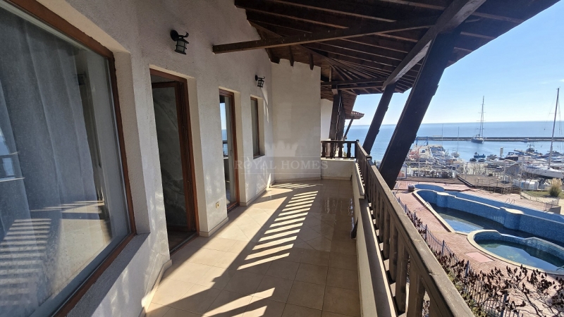 Квартира с 1 спальней на первой линии моря в Свято