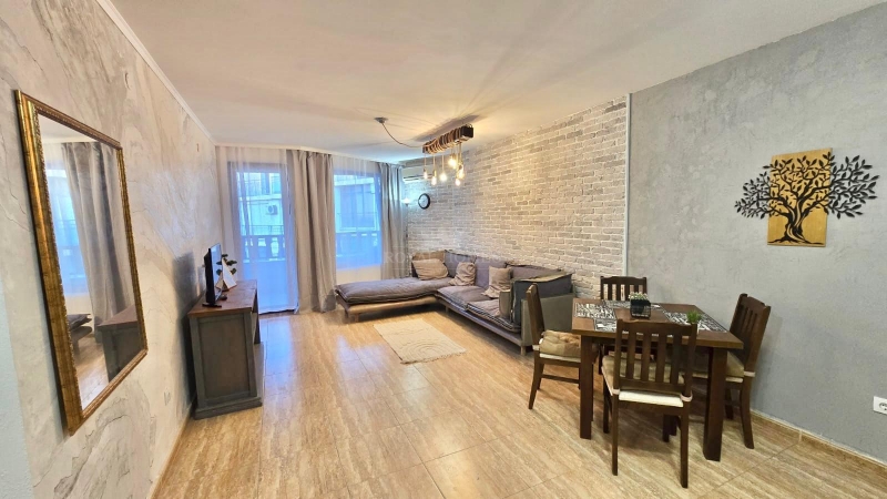 Квартира с 1 спальней на первой линии моря в Свято