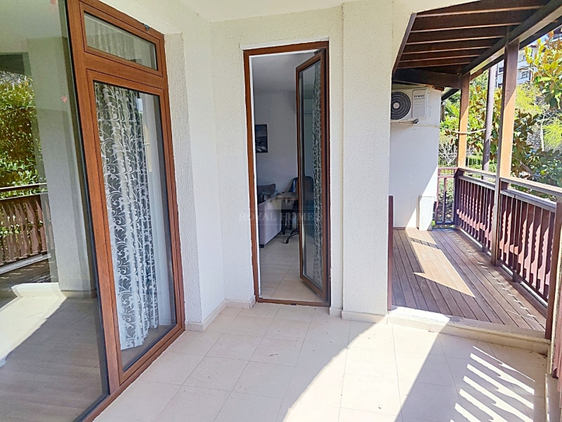 Квартира с 1 спальней в комплексе Арена на первой 