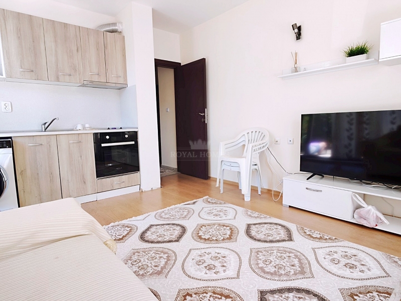 Квартира с 1 спальней в Amber Beach на Солнечном Б