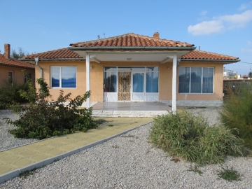 Купить дом в Болгарии недорого. Сельская недвижимость в Болгарии у моря в селе Соколово, Варна.