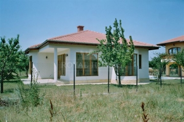 Купить дом в Болгарии недорого с бассейном. Недвижимость в Болгарии у моря.