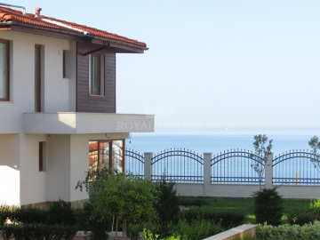Дома в Болгарии на берегу моря  в Лозенец. Элитная недвижимость на море.