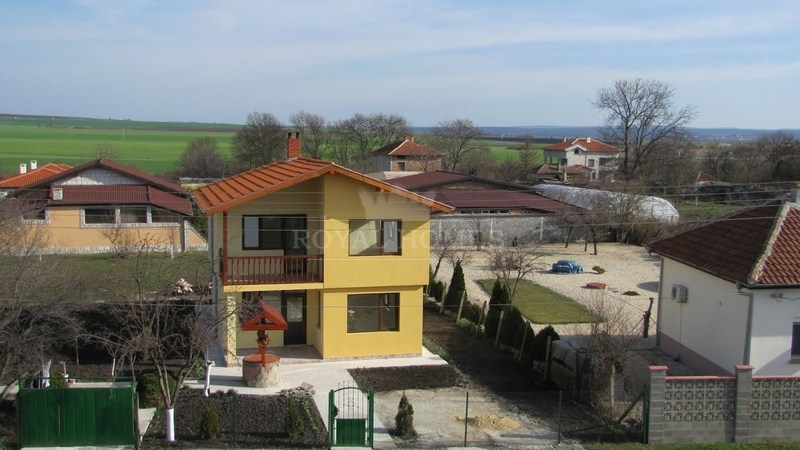 Дом в Болгарии недалеко от моря в районе Бургаса.