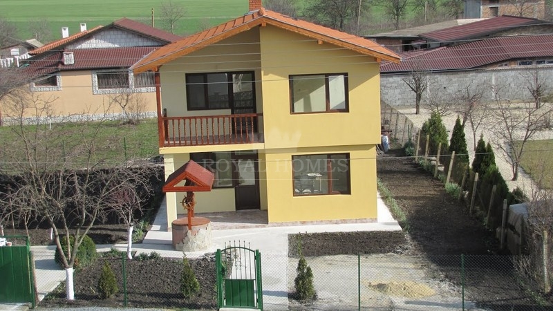 Дом в Болгарии недалеко от моря в районе Бургаса.